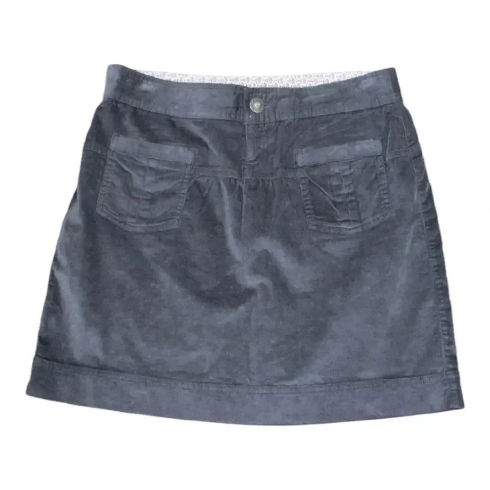 Athleta gray sporty lightweight corderoy skirt size 6